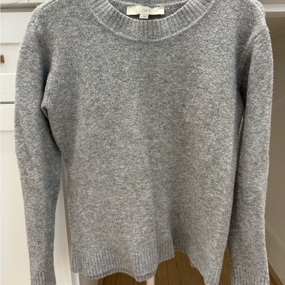 LOFT Gray Crew Neck Sweater with Ribbed Detailing